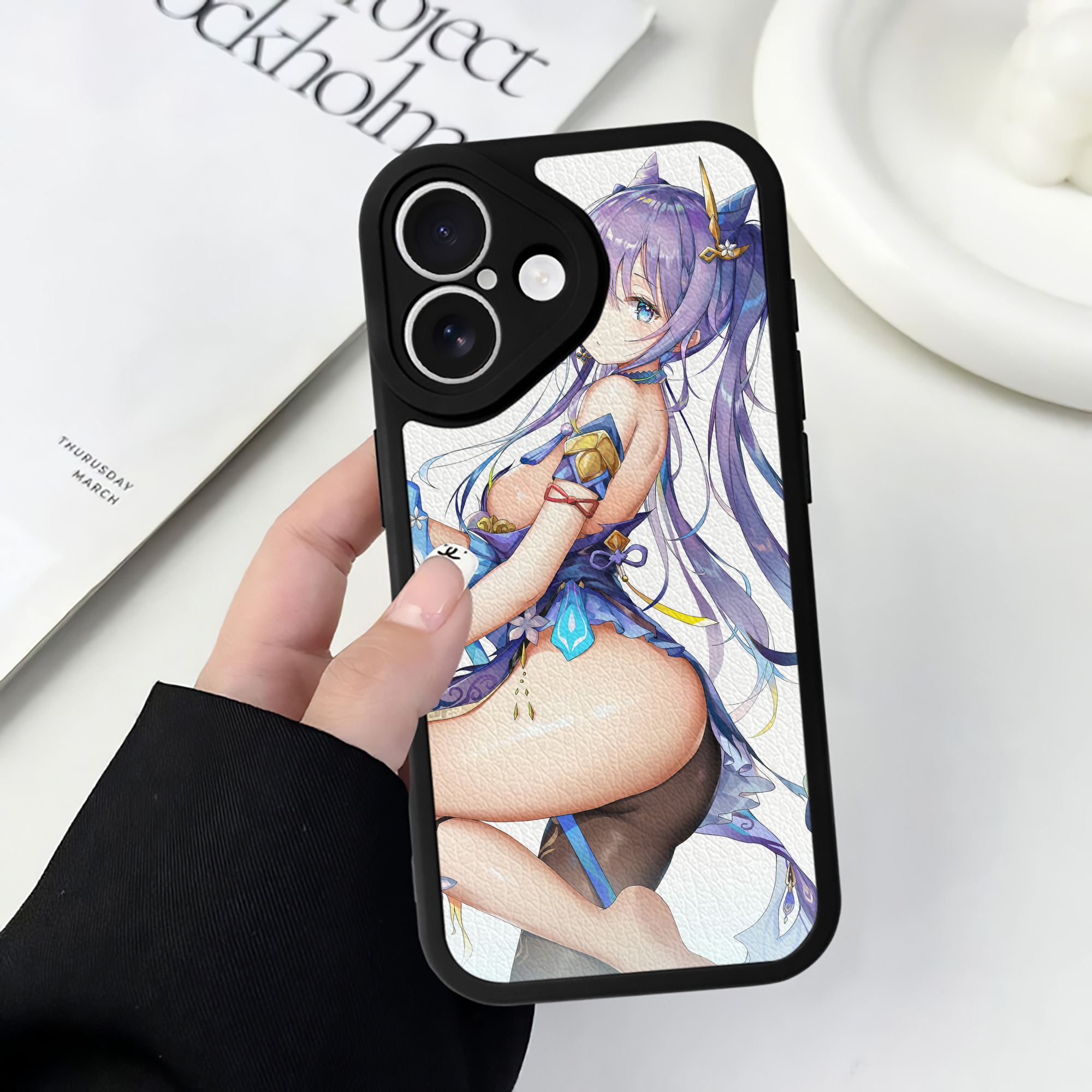 げんし神 genshin 【iPhone 16シリーズ対応】シリコンスマホケース（レザー調） 材質：シリコン